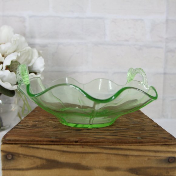 URANIUM GLASS BOWL circa 1920 by Fenton koi fish handles glow glass candy dish - Picture 5 of 9